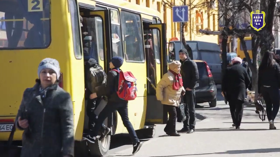 У Дрогобичі водіям громадського транспорту роз’яснили процедуру безкоштовного перевезення учнів та пільговиків. ВІДЕО