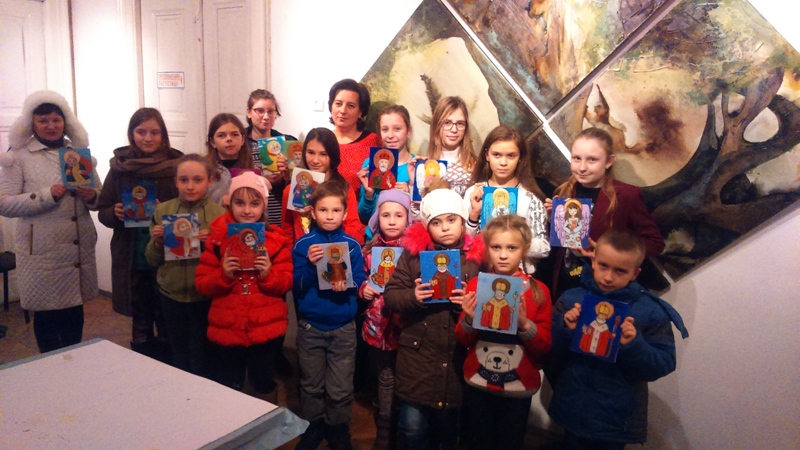 Культура: У Дрогобицькому Палаці мистецтв для юних дрогобичан провели справжній майстер-клас з розпису на склі