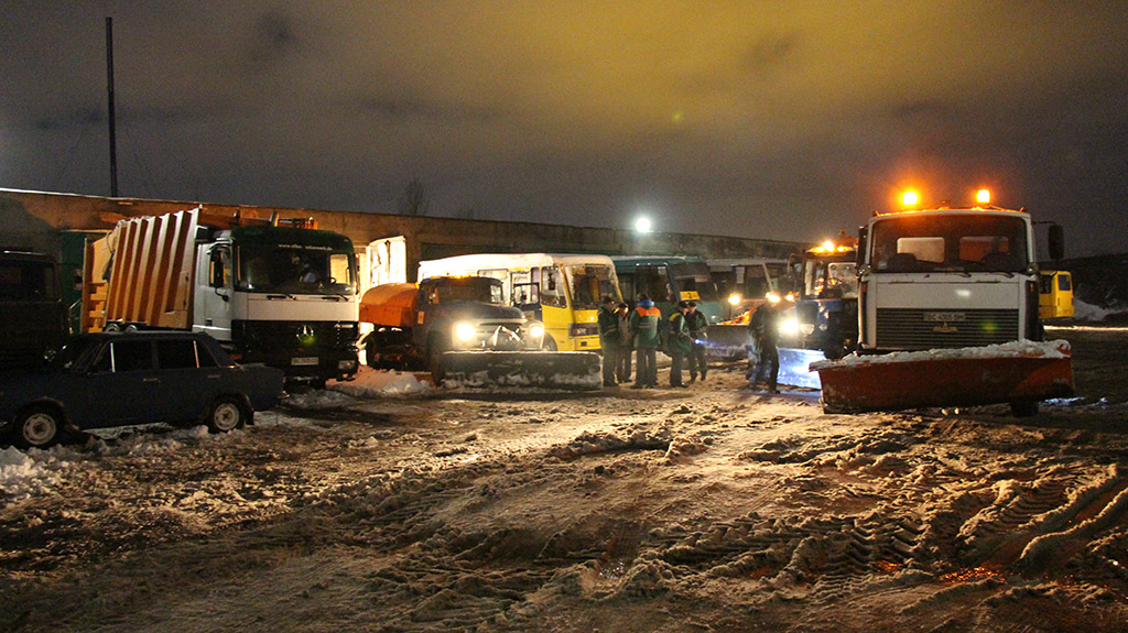 У Дрогобичі готують спецтехніку, яку залучатимуть до прибирання доріг, у період снігопадів та ожеледиці