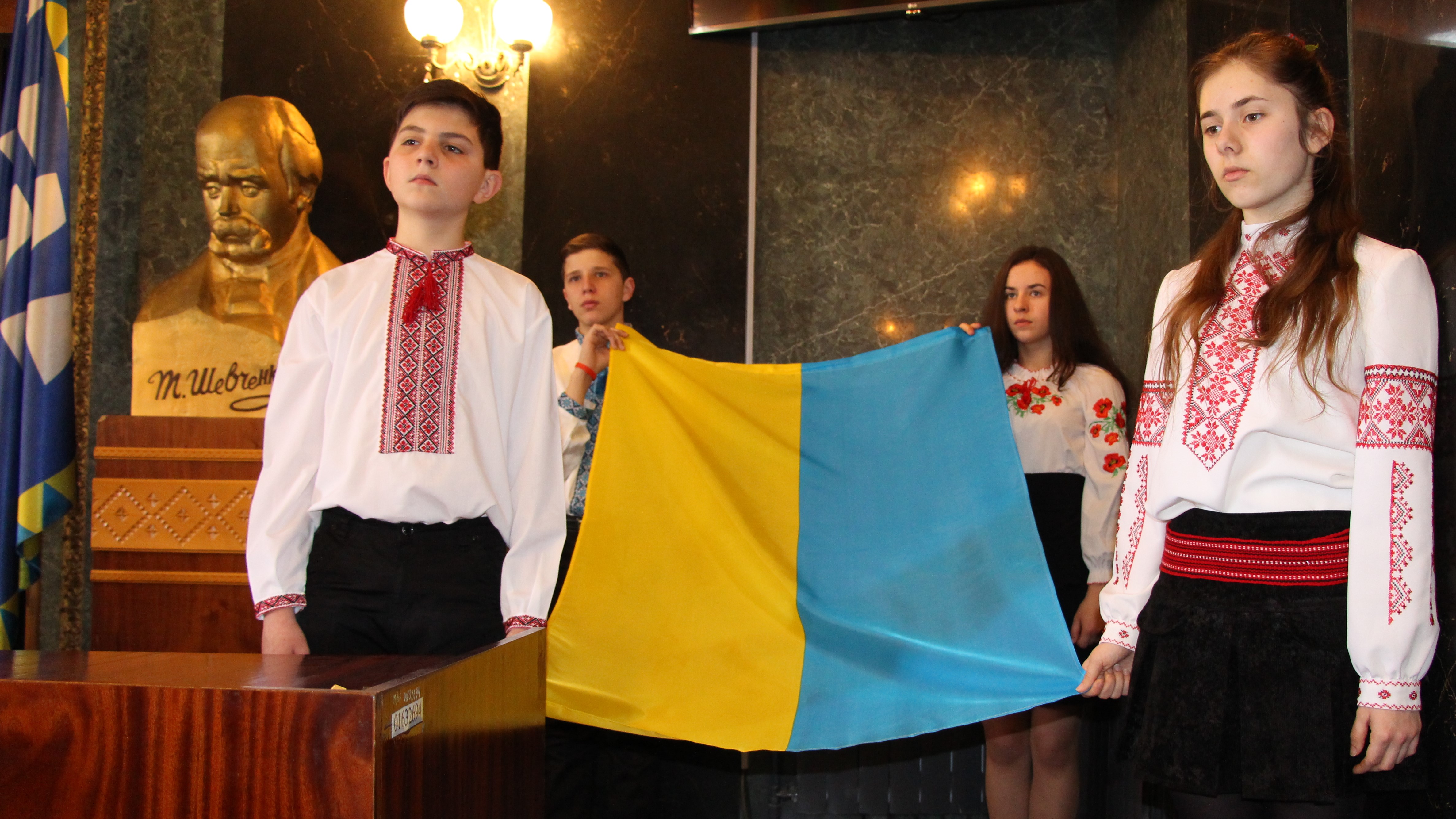 АНОНС. 2 квітня у Дрогобичі відзначатимуть 28-му річницю підняття Державного прапора України над Ратушею міста