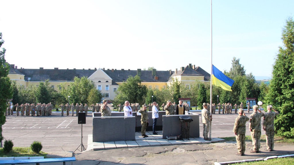 Святкування Дня Державного Прапора України у Дрогобичі розпочали з урочистостей у військовій частині А 1108. ФОТО