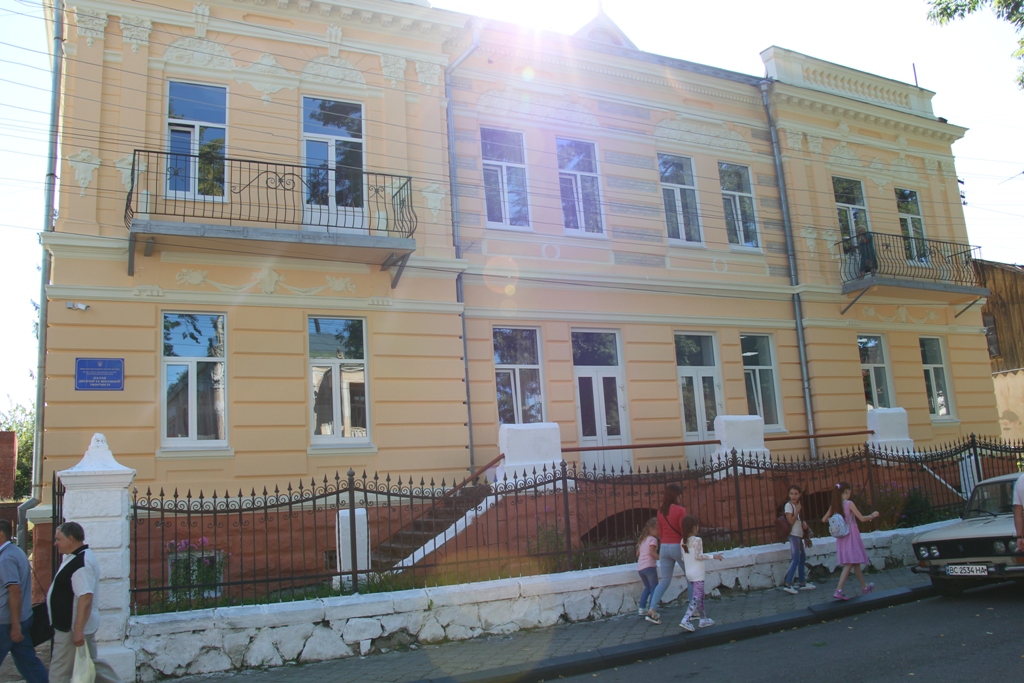 У Дрогобичі для дітей відкрили оновлене приміщення Палацу дитячої та юнацької творчості. ФОТО. ВІДЕО