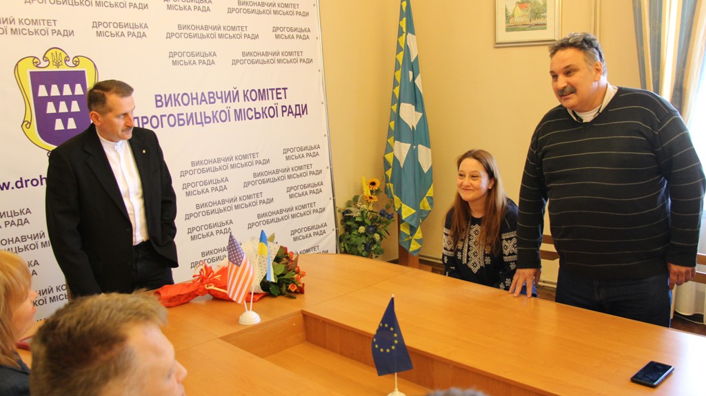 У Дрогобичі продовжують ремонтні роботи на вулицях міста. ФОТО