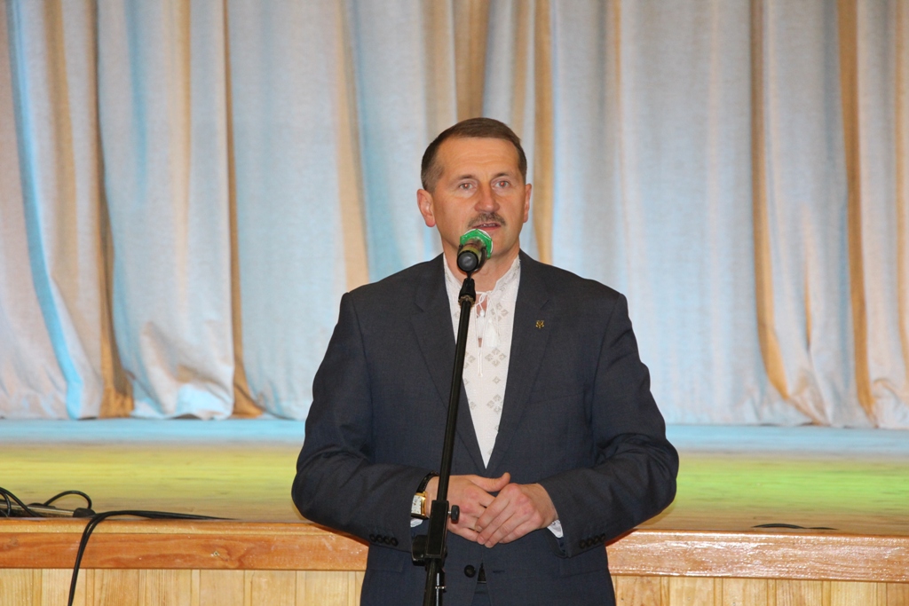 Міський голова Тарас Кучма привітав педагогічний колектив Дрогобицької спеціалізованої школи №2 із 75-річним ювілеєм. ФОТО