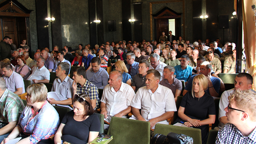 Причиною чисельної присутності учасників АТО на сесії Дрогобицької міської ради стало їхнє невдоволення роботою земельної комісії