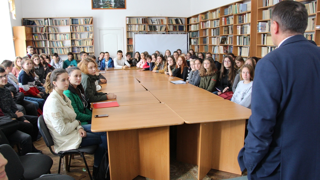 Розумна молодь у «Розумному місті»: У Дрогобичі завершили піврічний курс школи «Розумного громадянина». ФОТО