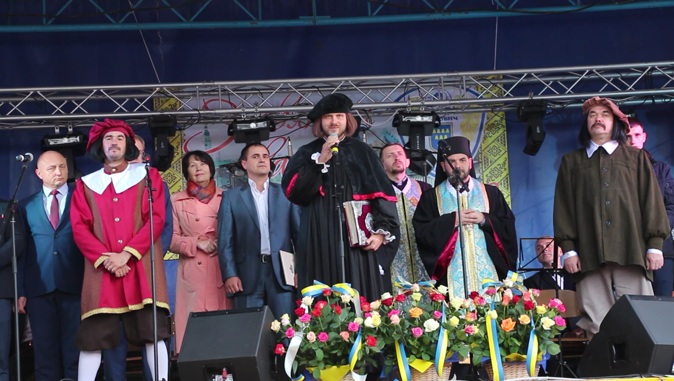 У День міста на центральній сцені відбулося урочисте віче з нагоди 925-річчя Дрогобича. ФОТО. ВІДЕО