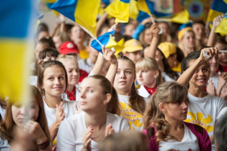 Дрогобичан запрошують оцінити діяльність фахівців сфери національно-патріотичного виховання молоді міста