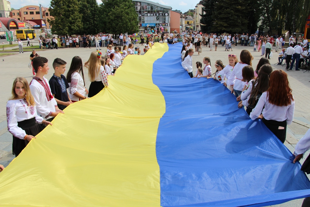 З розгорнутим полотнищем Державного Прапора та у вишиванках: У Дрогобичі відбудеться хода до Дня Незалежності