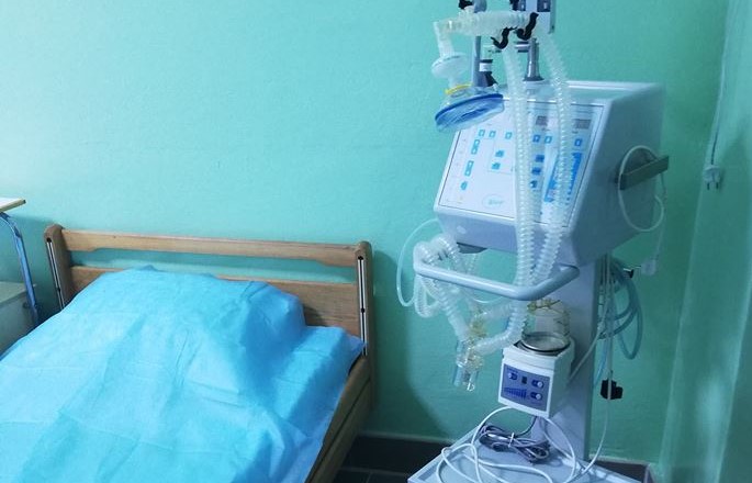 У Стебницькій лікарні вже підготували 25 ліжкомісць, готують ШВЛ-апарти та закуповують експрес-тести