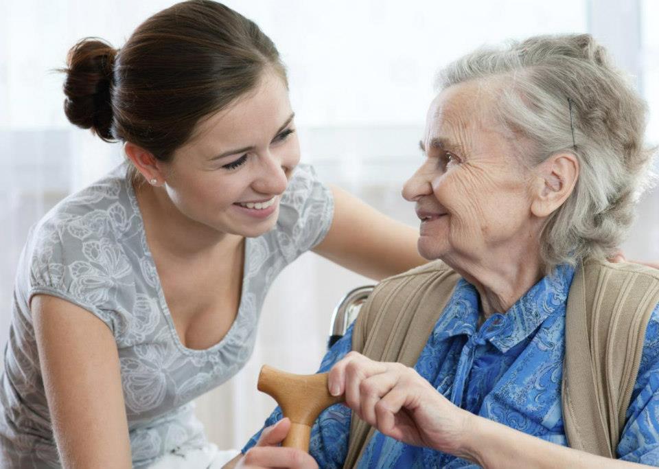 Соціальні служби максимально допомагатимуть особам похилого віку та сім`ям у скрутному становищі