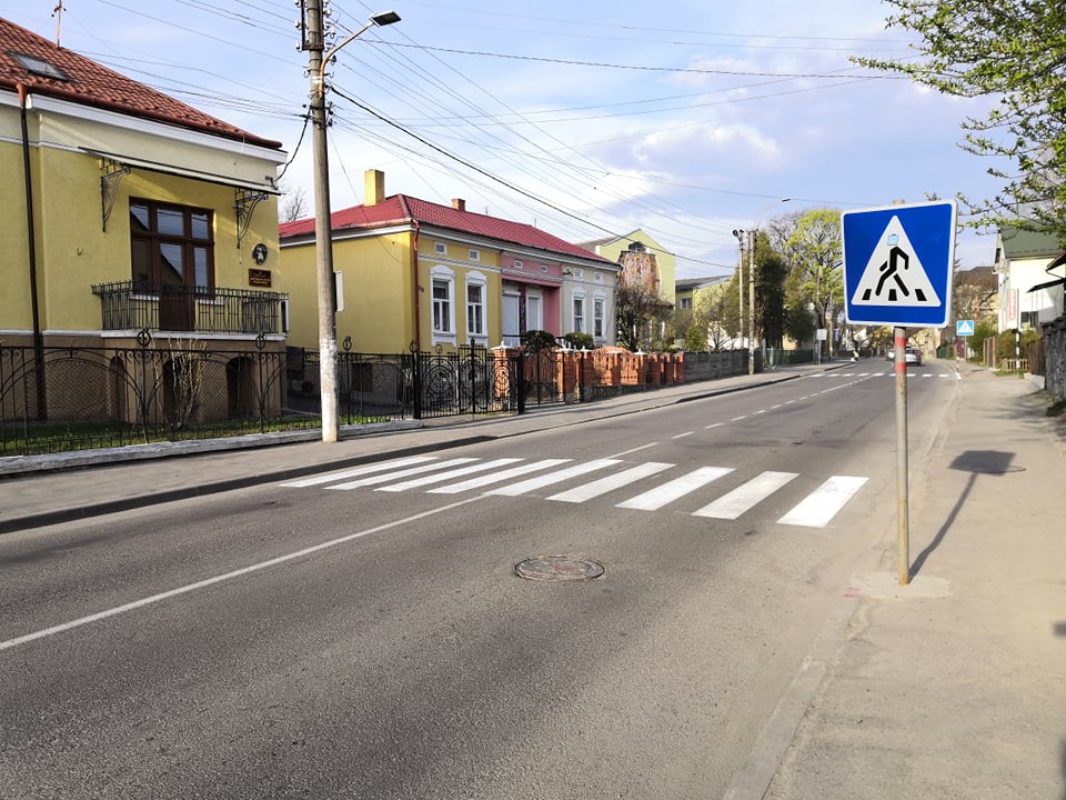 У Дрогобичі розпочали відновлювати дорожню розмітку на вулицях міста, — ДМГ