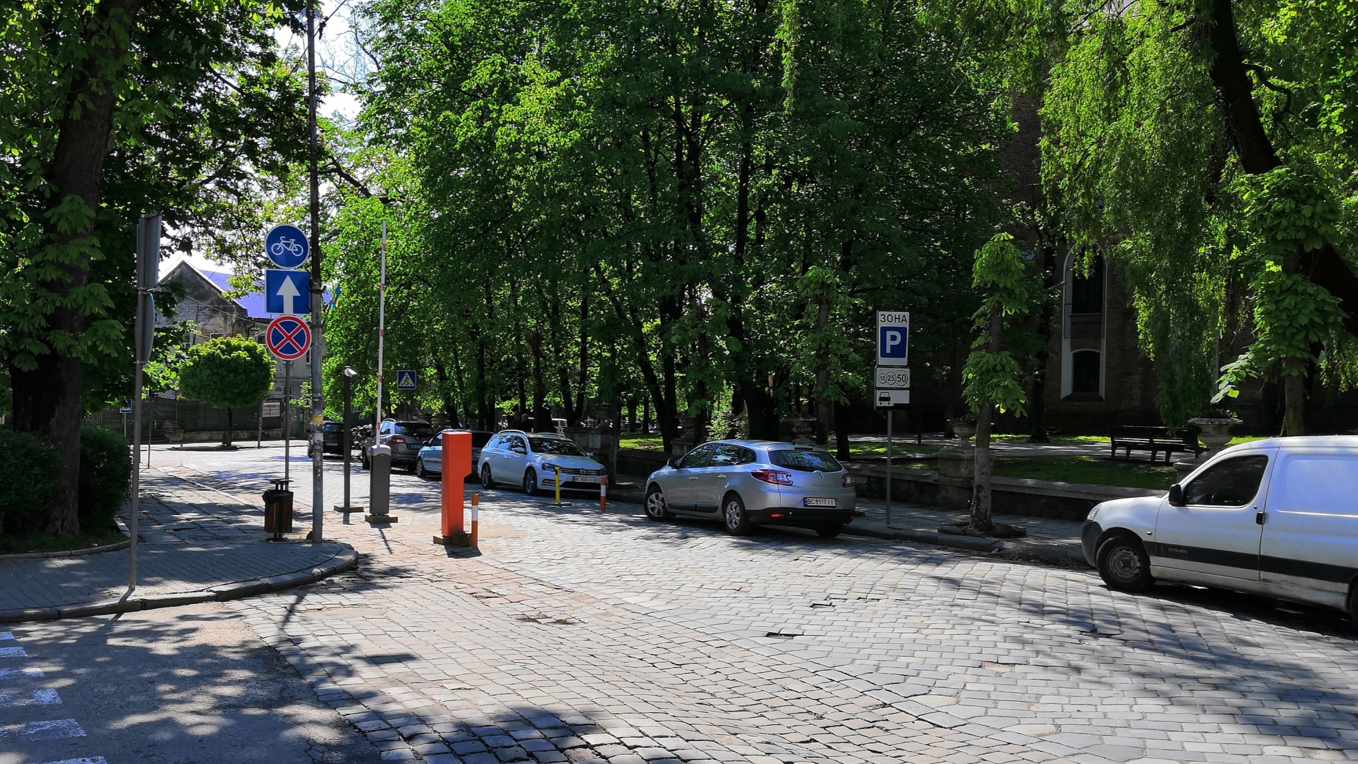З понеділка у центрі Дрогобича у тестовому режимі запрацює система паркування