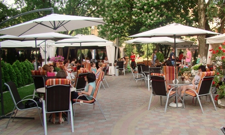 У Дрогобицькій міській раді закликають рестораторів напрацювати спільну концепцію облаштування  літніх терас