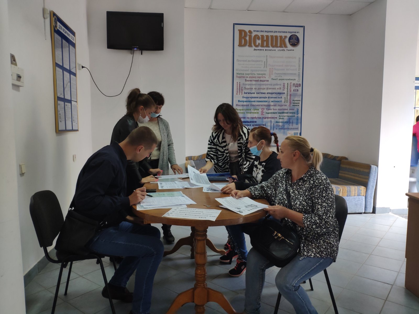 У Дрогобицькій ДПІ провели низку навчальних тренінгів щодо можливості використання єдиного рахунку для сплати податків та ЄСВ