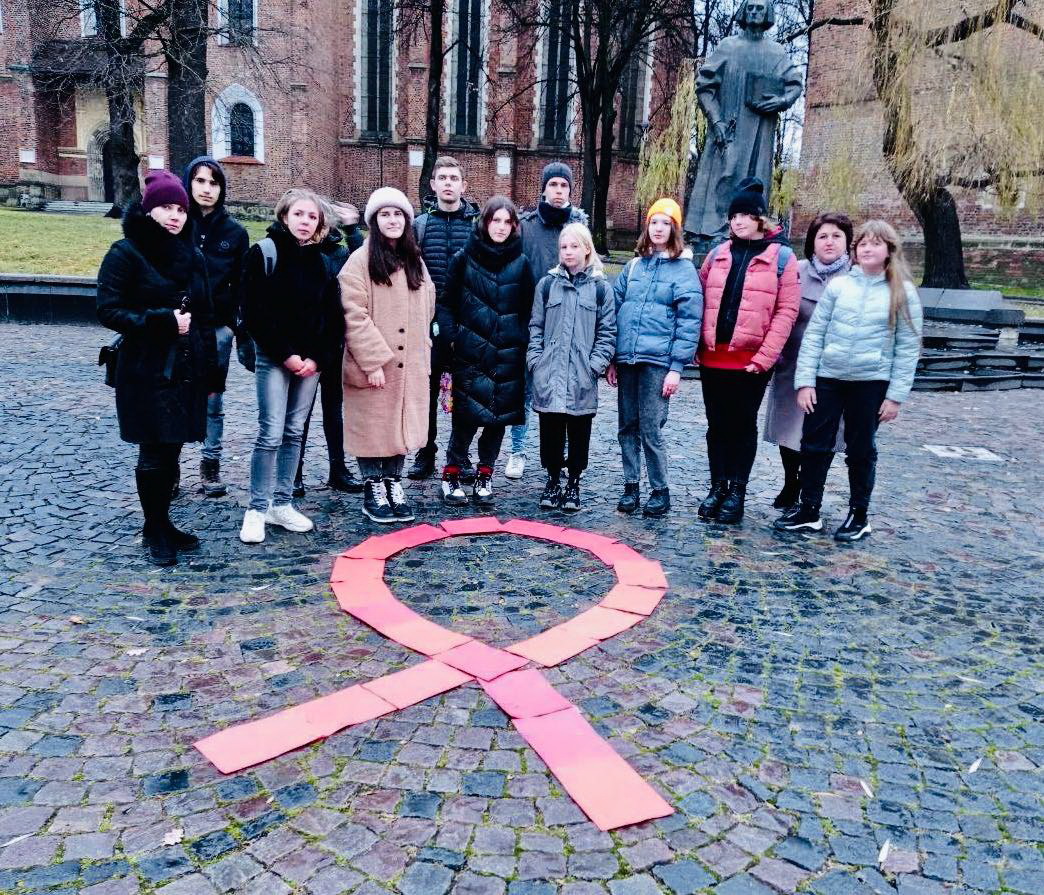 Учасники Дитячого парламенту долучилися до акції боротьби зі СНІДом
