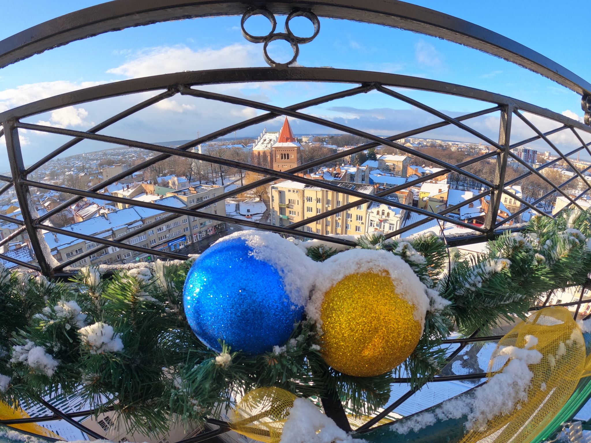 Різдвяні фотозони: ТОП декорованих локацій Дрогобича для яскравих святкових фото