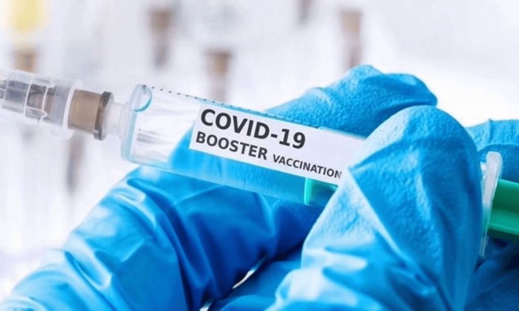 У КНП «Дрогобицька міська поліклініка» вакцинують від COVID-19 бустерною дозою