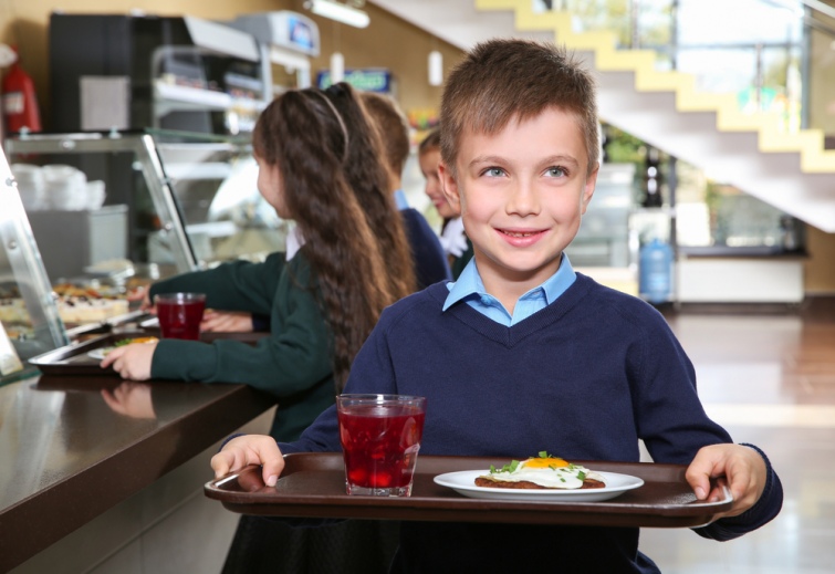 Гарячому харчуванню бути: виконком затвердив нову ціну на харчування для школярів – вартість підняли до 56 гривень