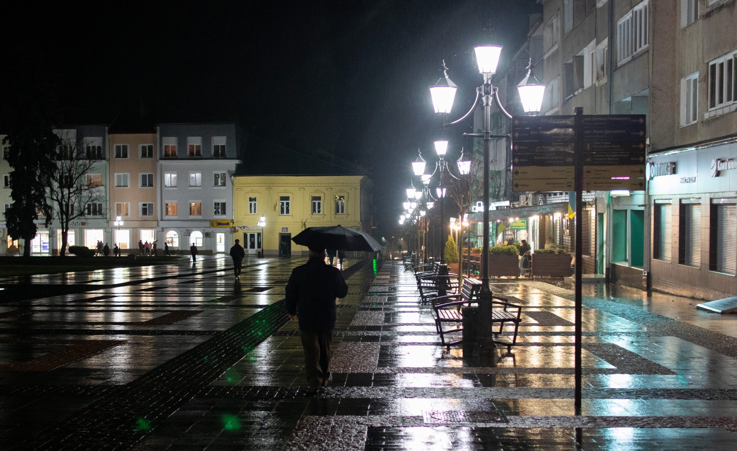Із першого листопада вуличне освітлення у Дрогобицькій громаді вмикатимуть швидше – із 5:00 ранку
