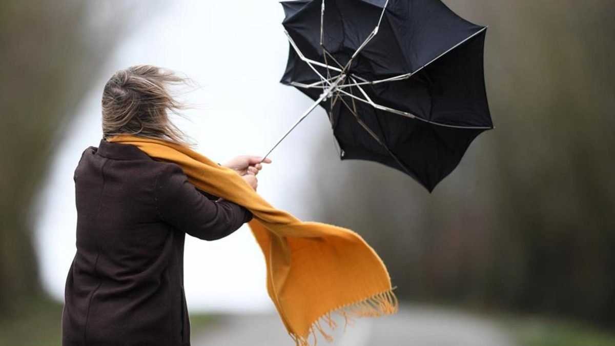 На Львівщині оголошено штормове попередження: поривчастий вітер та дощ зі снігом