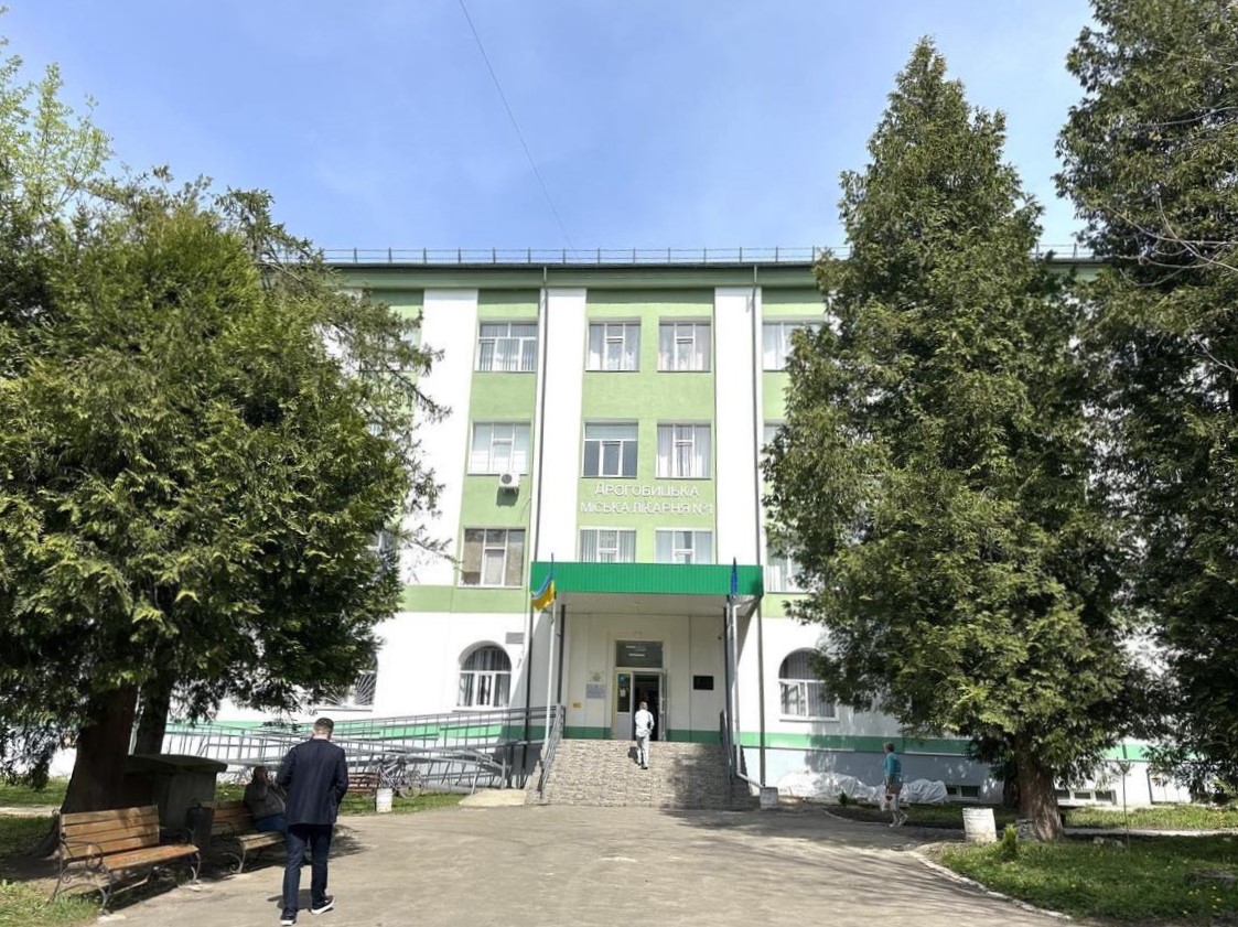 420 пацієнтів за тиждень, що минув ушпиталено в медичні заклади Дрогобича та Стебника: медиками проведено 56 операційних втручань
