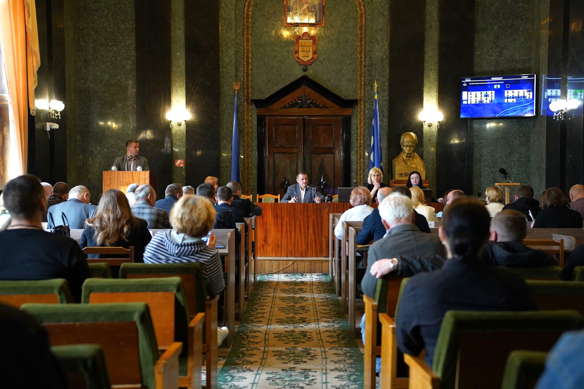 Протизаконні дії дрогобичанки призвели до зриву сесії Дрогобицької міської ради