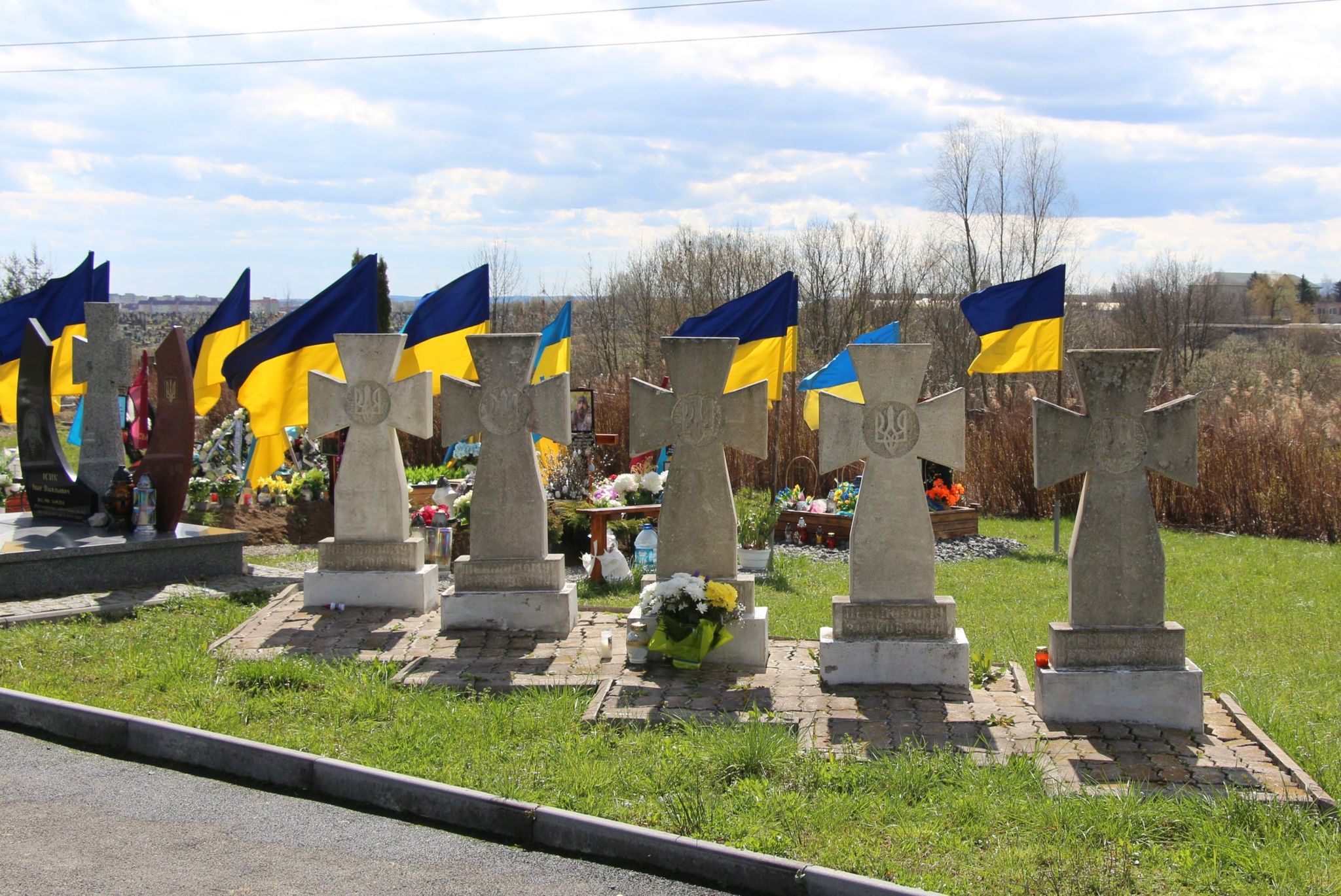Завтра у Дрогобичі відбудеться поминальна панахида на могилах полеглих Героїв